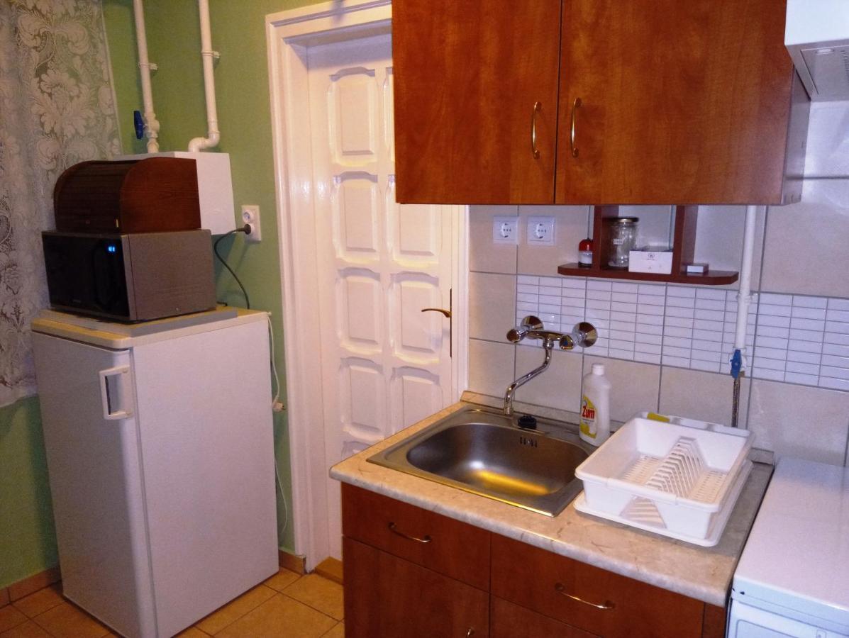 Szivarvany Apartman Gyula Εξωτερικό φωτογραφία