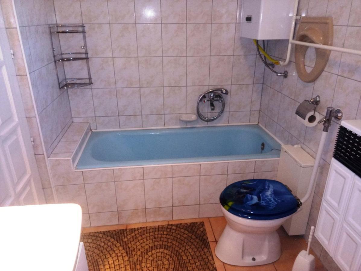 Szivarvany Apartman Gyula Εξωτερικό φωτογραφία