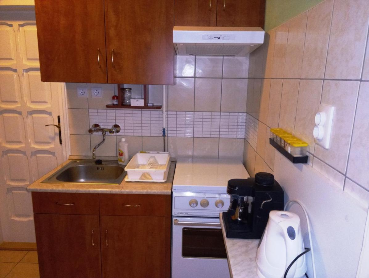 Szivarvany Apartman Gyula Εξωτερικό φωτογραφία